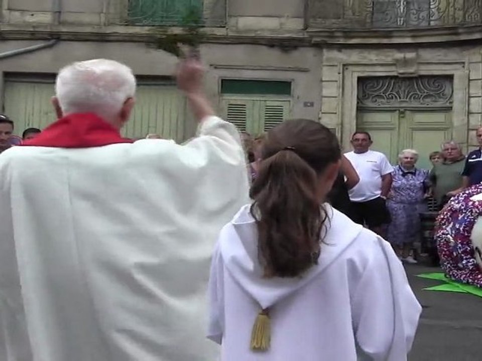 Fête de Bessan Dimanche Eglise