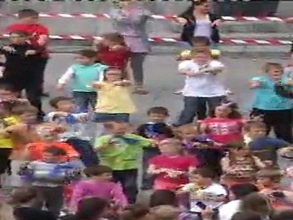 Flashmob des centres de loisirs 08/2011