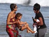 Halle Berry et Nahla se divertissent à la plage