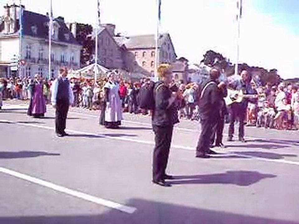Défilé st gtilles porrnic 2011
