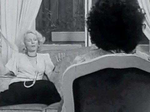 Marie Laforêt et Delphine Seyrig parlent du bonheur, de la beauté, des femmes 1972