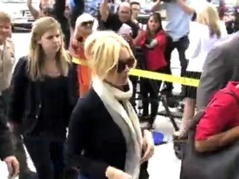 Lindsay Lohan Wants to Meet Chris Brown