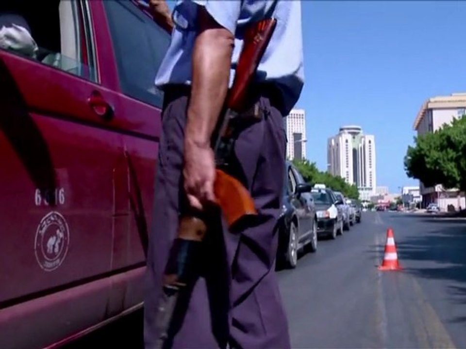 Tense Libyan capital celebrates 'double' Eid