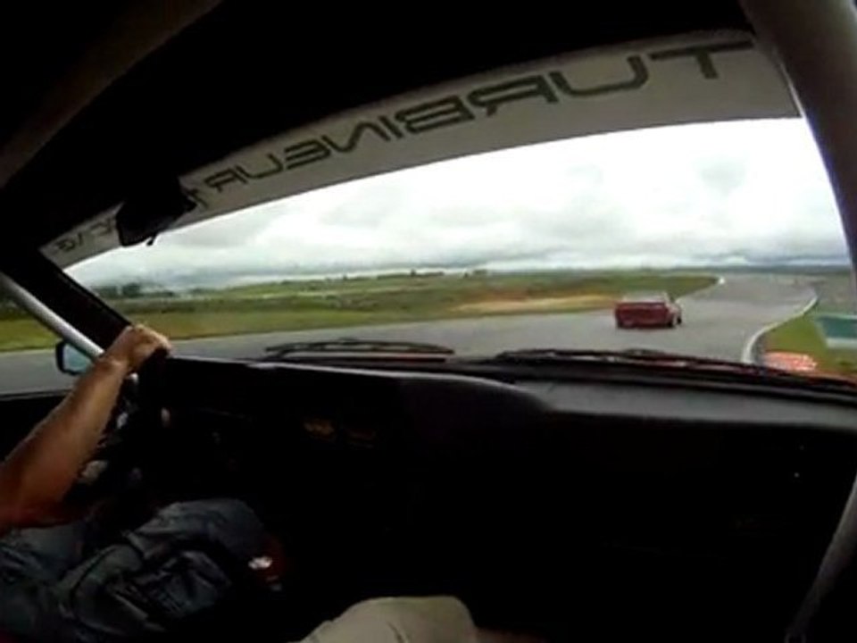 Drift en 75 turbo à Chambley sous la pluie