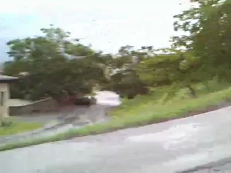 Rallye d' Ambert aout 2011 passage CHARLAIX BONDOUX 205 GTI F214