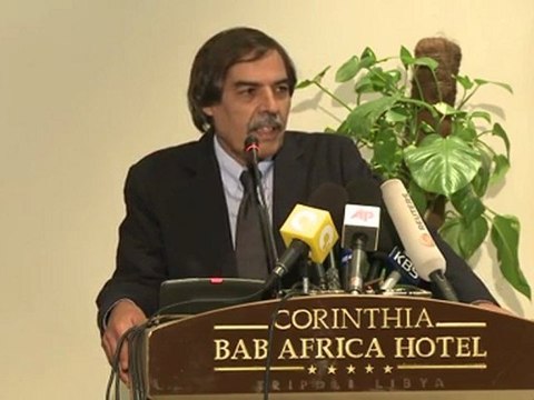 Ali Tarhouni, le responsable du pétrole du Conseil nationale de transition (CNT) a affirmé mardi que les nouvelles autorités libyennes avaient une idée précise de l'endroit où l'ancien dirigeant Mouammar Kadhafi se trouvait