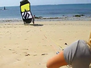 Kitesurf - Décoller et atterrir une aile à deux avec la double championne du Monde