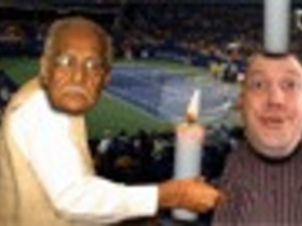 Comedy Show Jay Hind! Candles & Balls