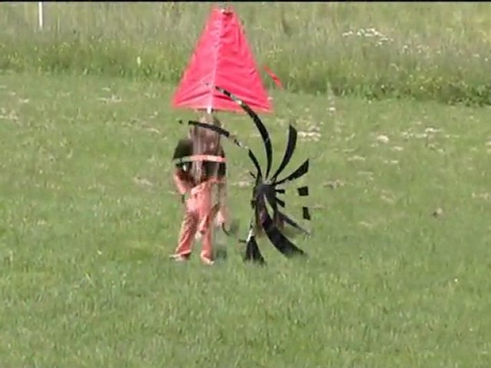 Titus Tarantula v Jahrestal with young handler