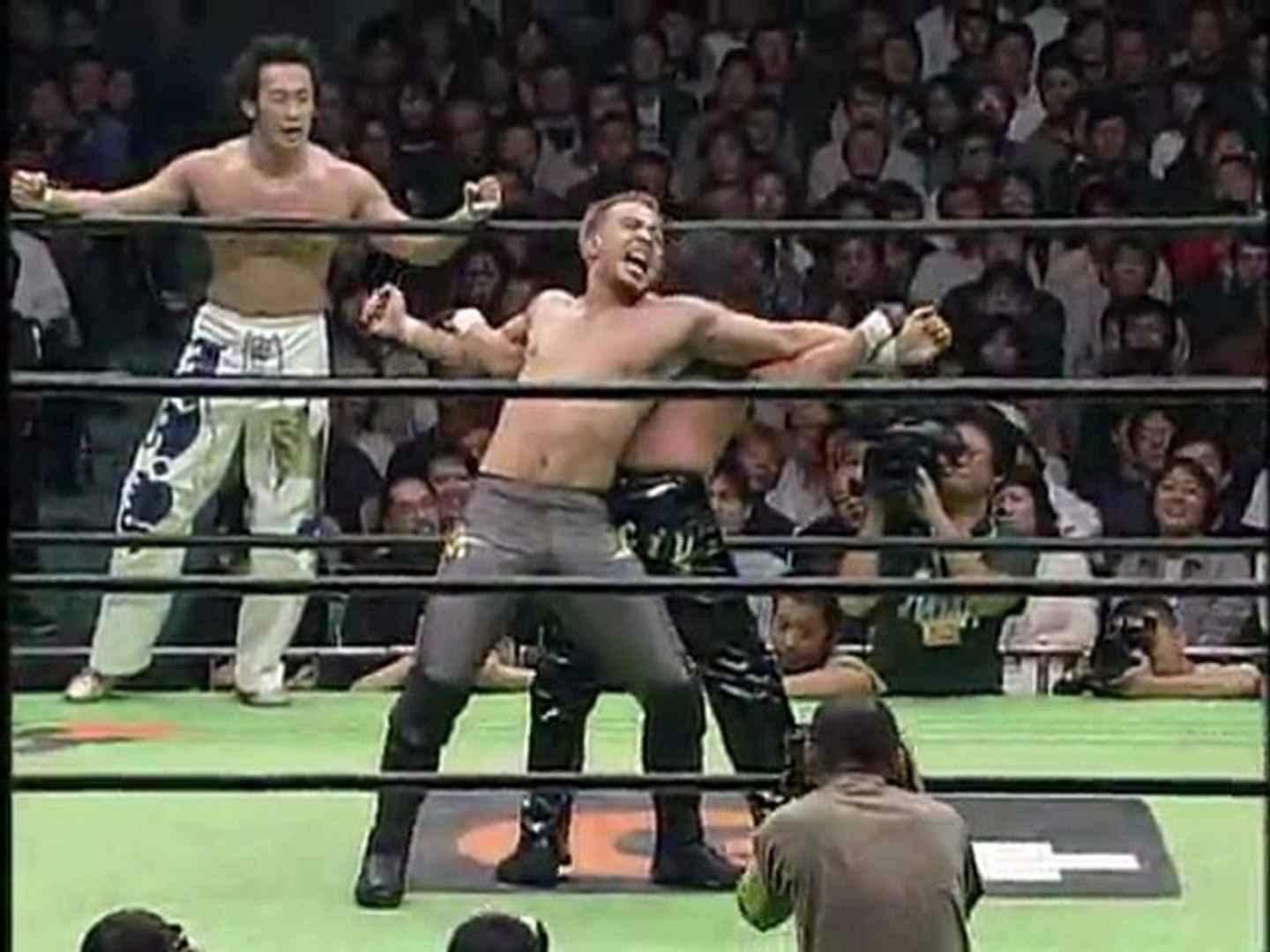 Naomichi Marufuji & KENTA vs. Juventud Guerrera & Ricky