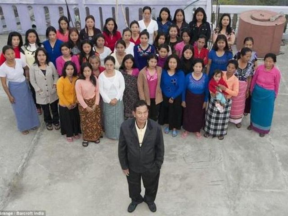 Eighth Wonder : Man Lives With 39 Wives