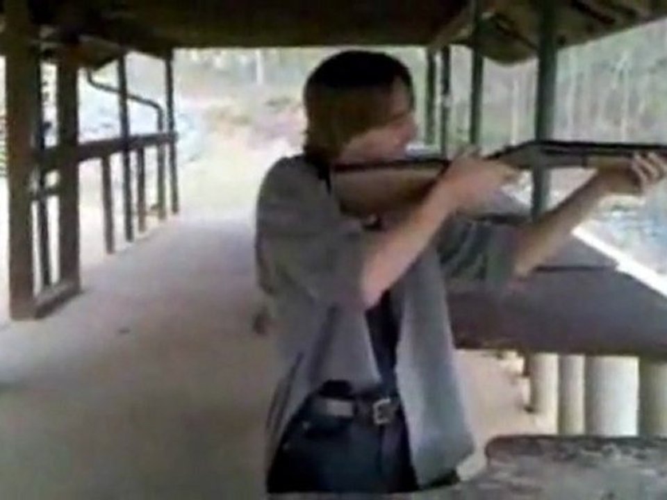 First-Time Gewehrschuss Video Fail