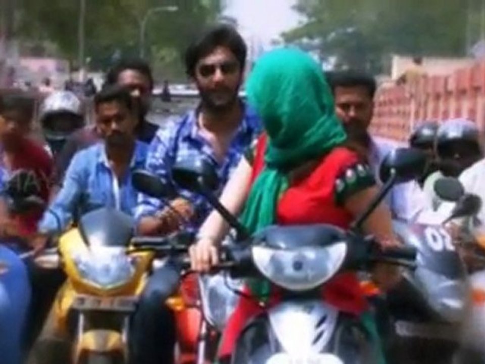 Udhayan.2011.DvdRip-001