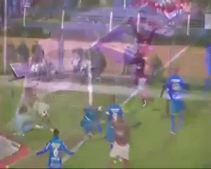 Ronaldinho kornerden atmış