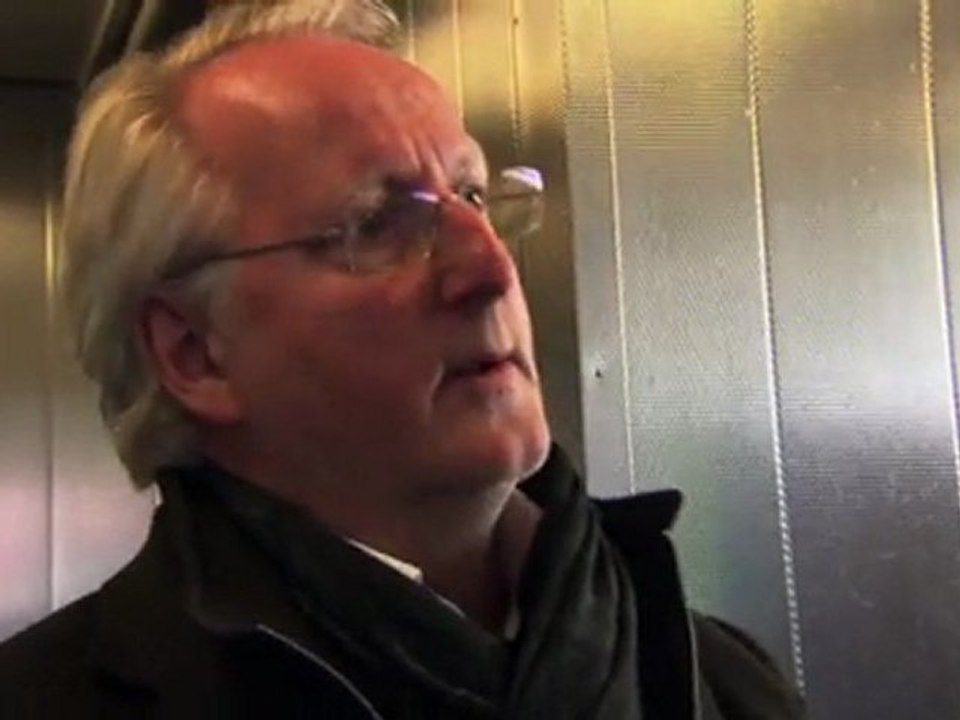 Eyvind Hellstrøm rydder opp hjemme