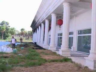 Rebels uncover Kadhafi palace south of Tripoli