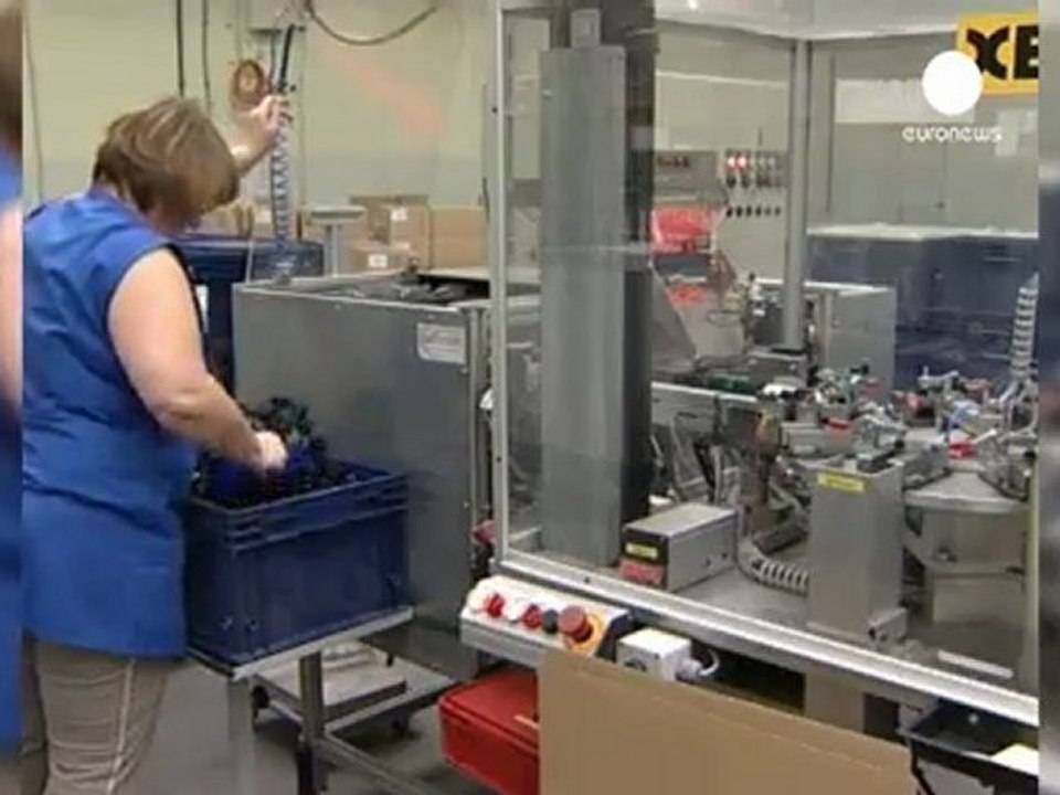 Falling orders stall factory activity worldwide