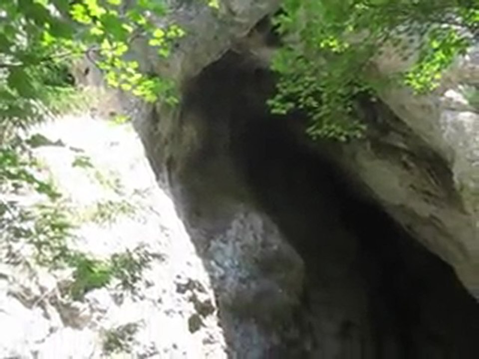 Izbucul din Pestera Poarta lui Ionele - Muntii Apuseni