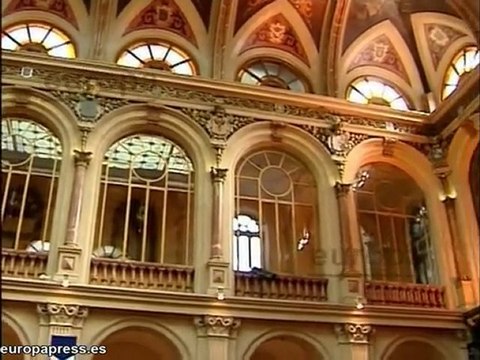 El Ibex sube un 0,49% y termina en 8.761 puntos