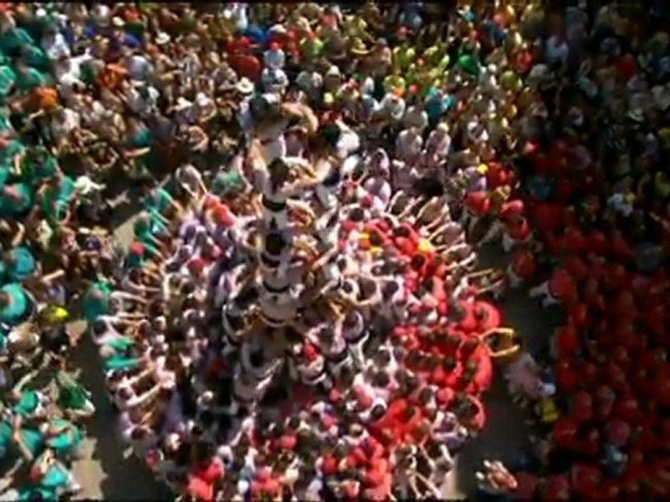 TV3 - Telenotícies - Els Castellers de Vilafranca descarreguen el quatre de nou amb el pilar