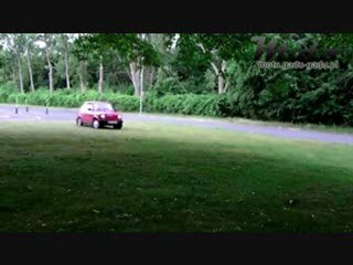 Stig z Top Gear driftuje Maluchem/Stig from Top Gear ...