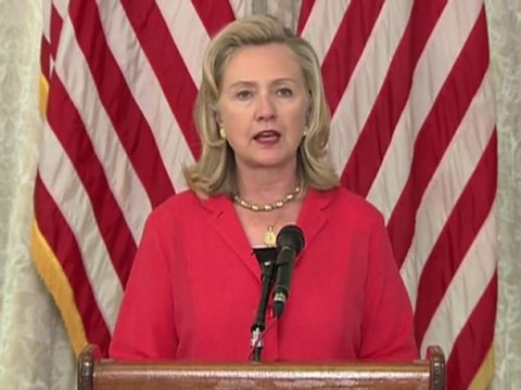 Clinton appelle la Libye à combattre l'extrémisme