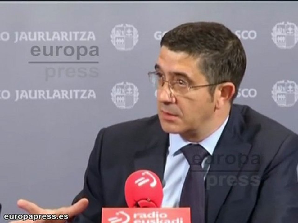 López pide a Bildu que quite el respirador a ETA