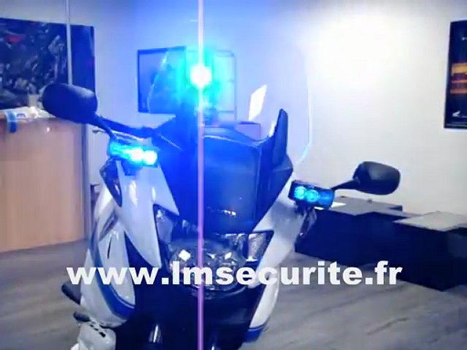 MOTO  POLICE  MUNICIPALE  SIGNALISATION  MERCURA  SIRAC