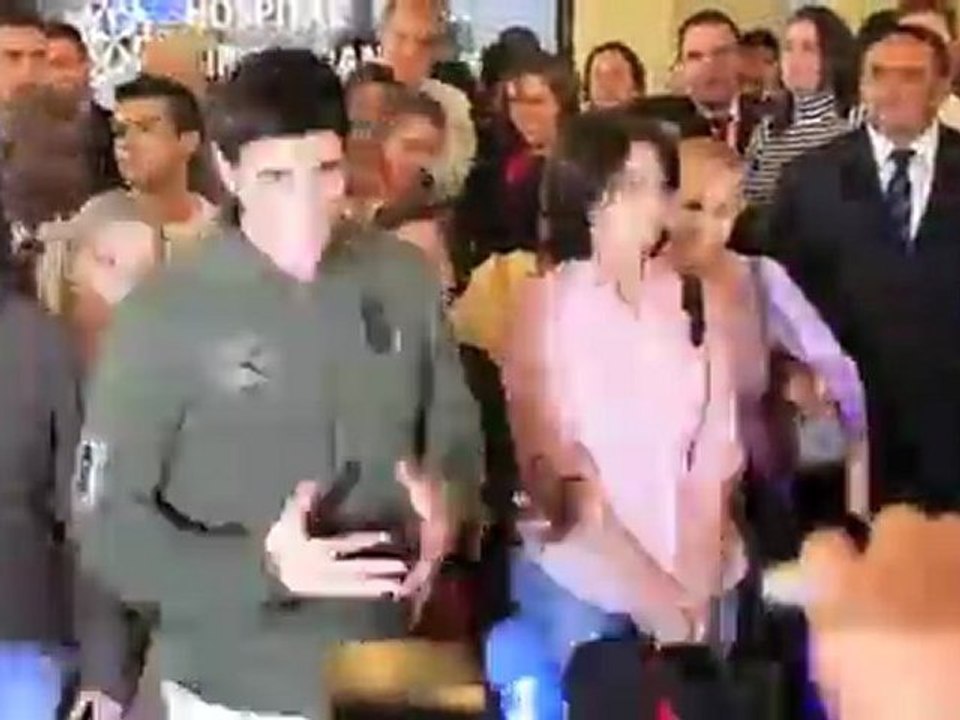 Reynaldo Gianecchini deixa hospital de SP