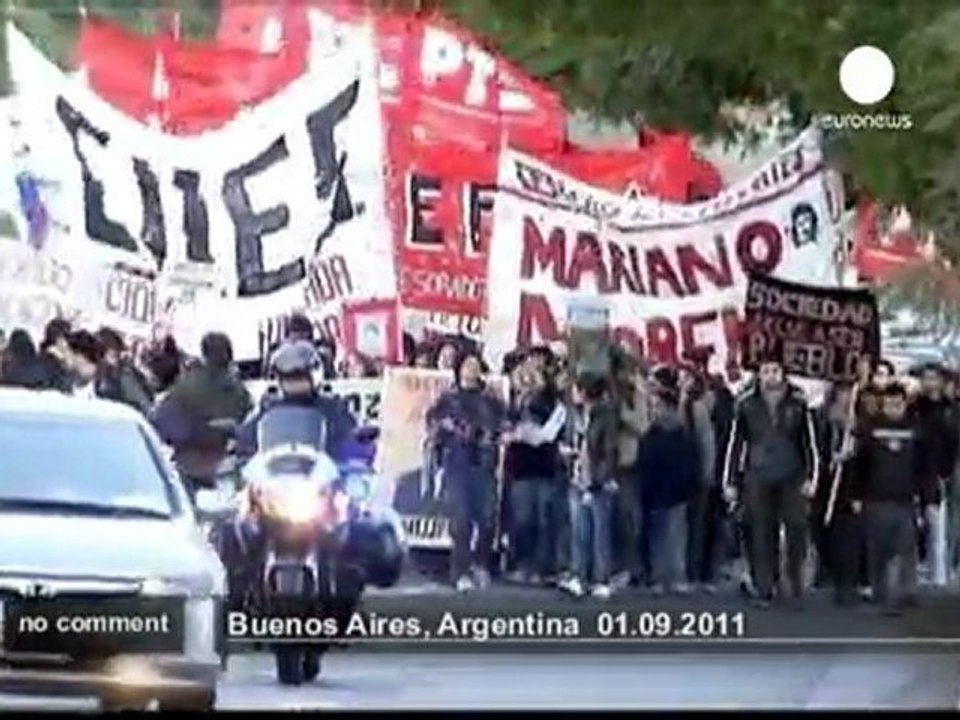 Argentine students show support for Chilean......