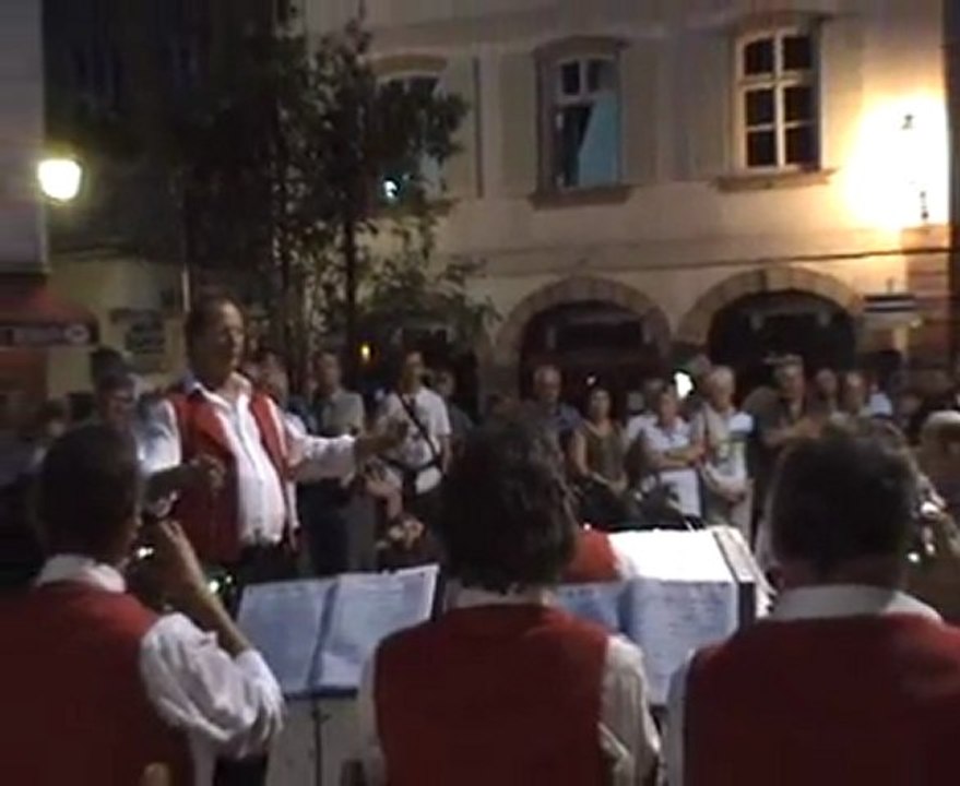 E HERTI NUSS