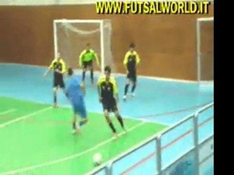 1/9/11 Futsal : highlights !!! Metropolis VS FC Bergamo Calcetto