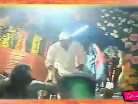 Salman Khan Dances On Ganesh Pooja With His Family At His Home