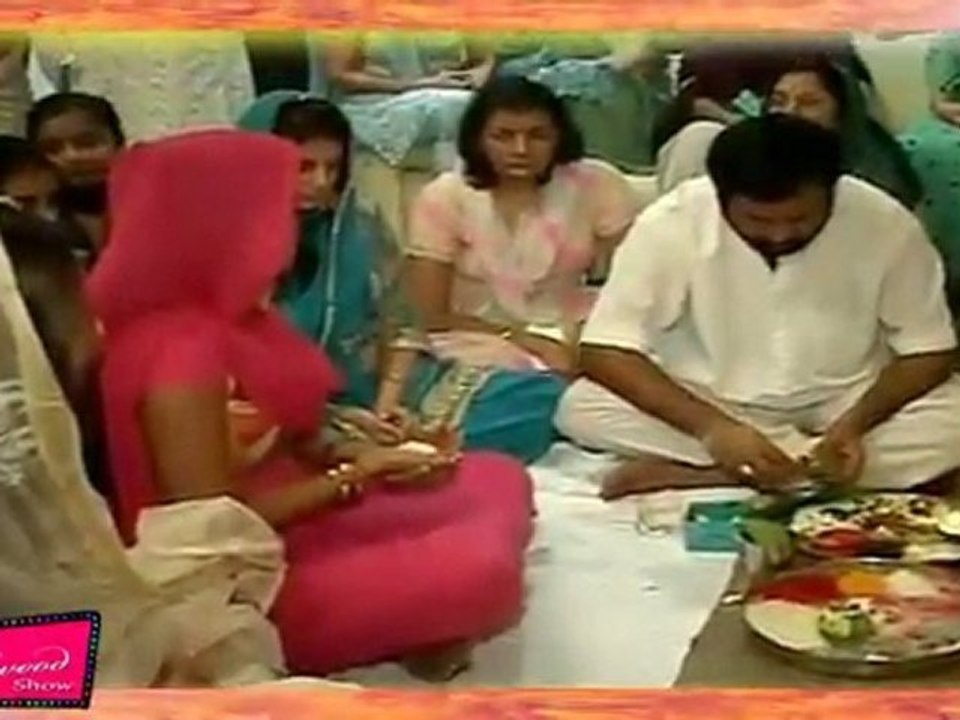 Salman KHan With His Family Enjoys Ganesh Pooja At His Home