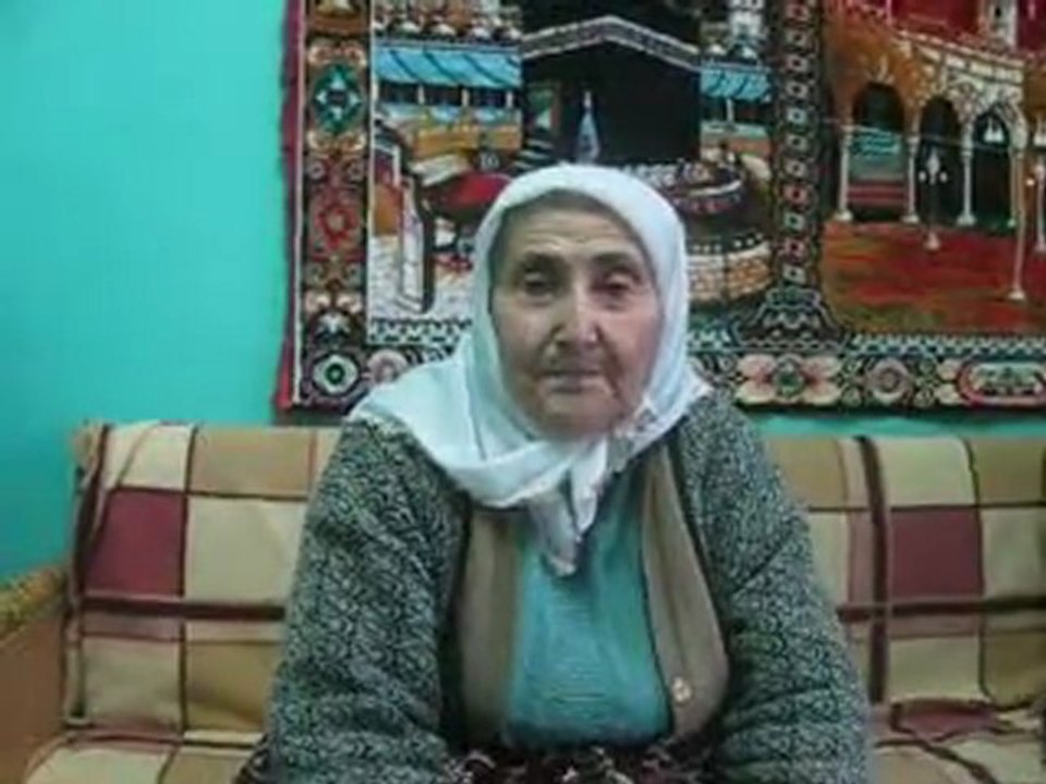 SULTAN GUVENIR ANNEYLE  2010 YLI  ÖĞRETMENLER GÜNÜ RÖPORTAJI