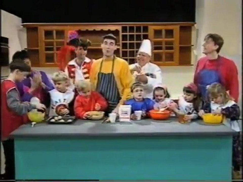 The Wiggles Cruncy Munchy Honey Cakes Video Dailymotion