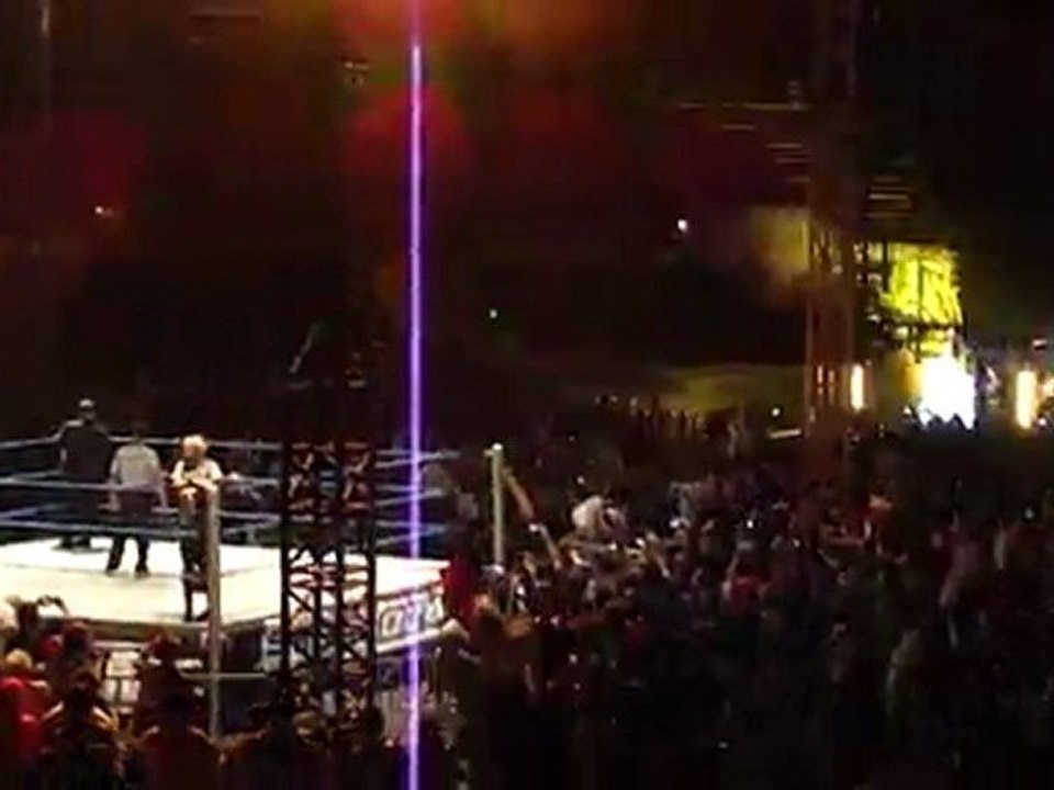 Entrée de Randy Orton dans les arènes de Nîmes !