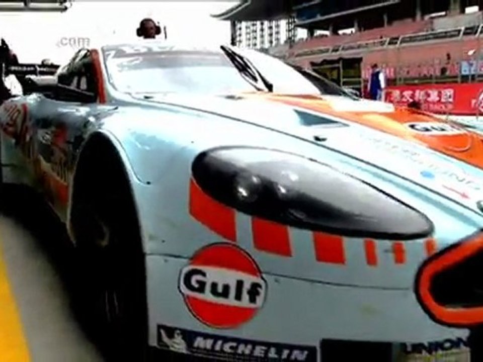 GT1-Life New Colours from the Pit Lane
