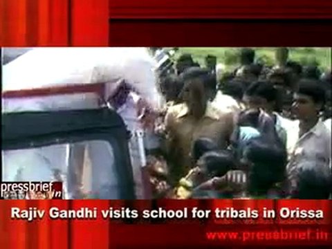 Rajiv Gandhi visits school for tribals in Orissa