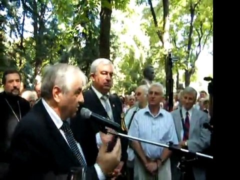 Inaugurarea bustului poetului Adrian Păunescu la Chişinău