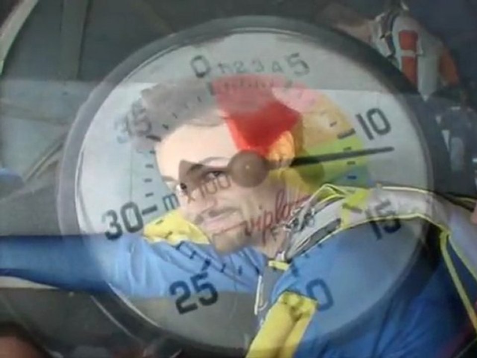 cyclone s'envoie en l'air