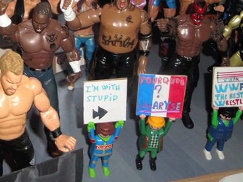 Royal Rumble Maryse vs Michelle McCool vs Trish Stratus