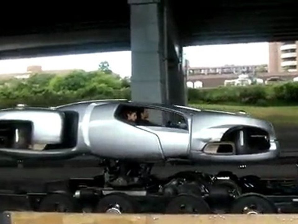 Total Recall: Jessica Biel and Colin Farrel in Hovercar On Set