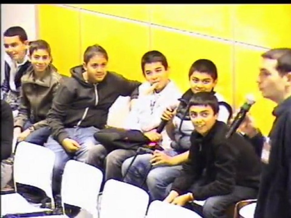 Ubuntu Party 10.10 - Présentation des Logiciels Libres et de Framalang par Simon de Carpentri (version courte)