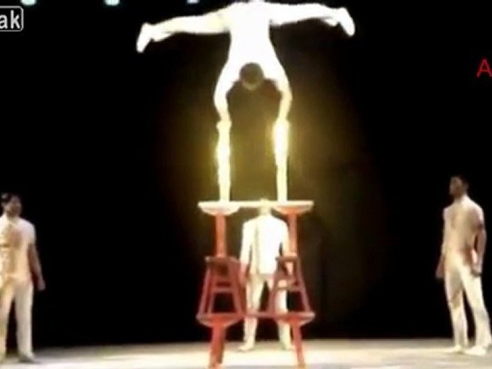 Chinesische Künstler - Face Plant - Fail