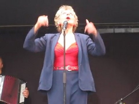 Annie Cordy - Hello, le soleil brille (2011)