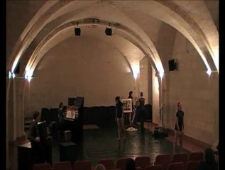 Extraits de la pièce "Hier, aujourd'hui c'était demain" par la Compagnie EVIDENCE