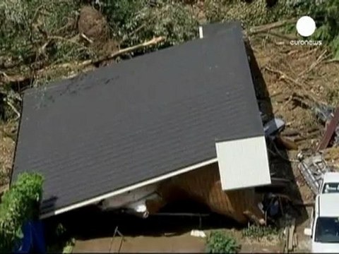 El tifón Talas deja decenas de muertos y...