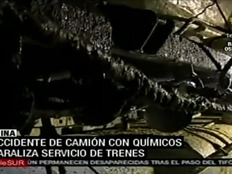 Volcadura de camión con químicos en China