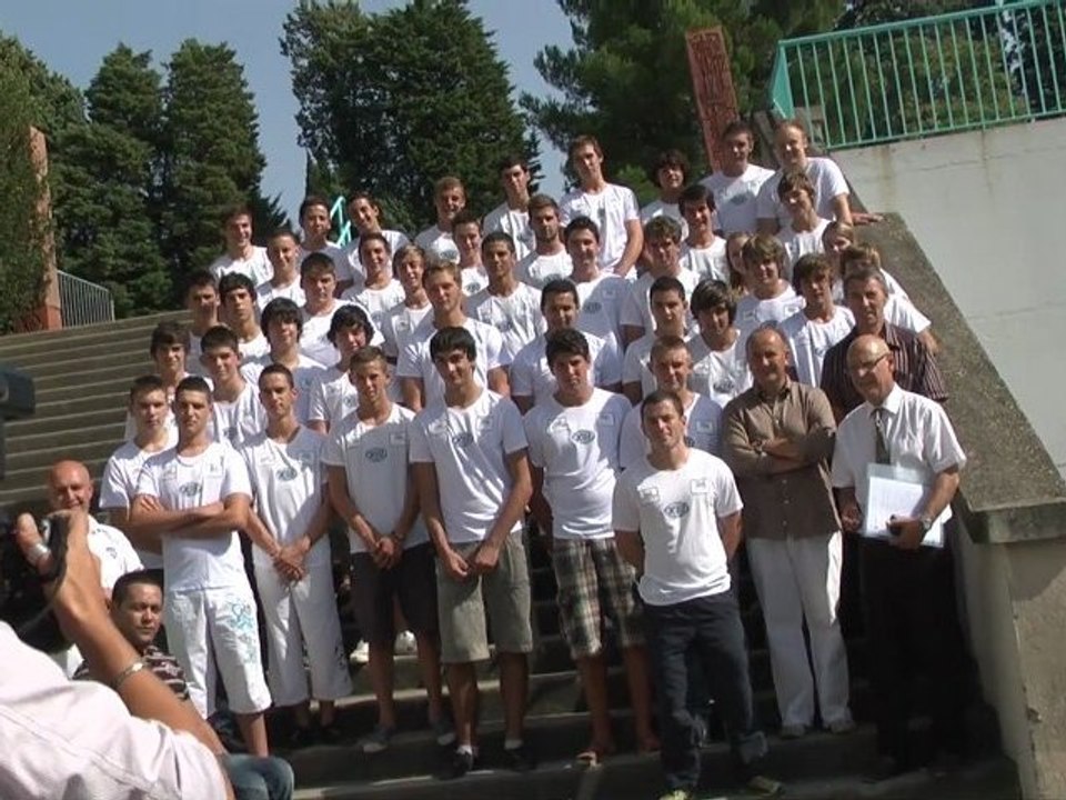 Photo de rentrée au lycée Paul Sabatier de Carcassonne pour les élèves du Pôle Espoir XIII.